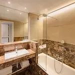Balmes Apartment