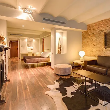 Balmes Apartment *