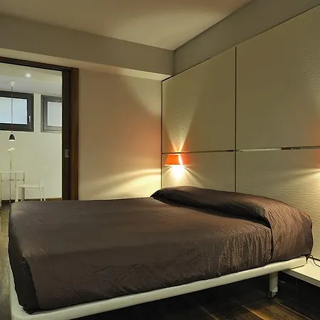 Balmes Apartment *