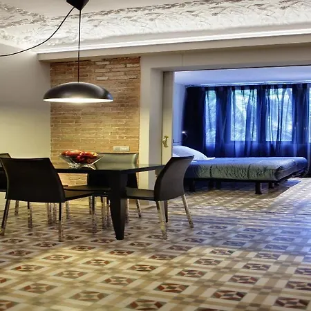 Balmes Apartment *