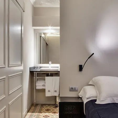 Balmes Apartment *