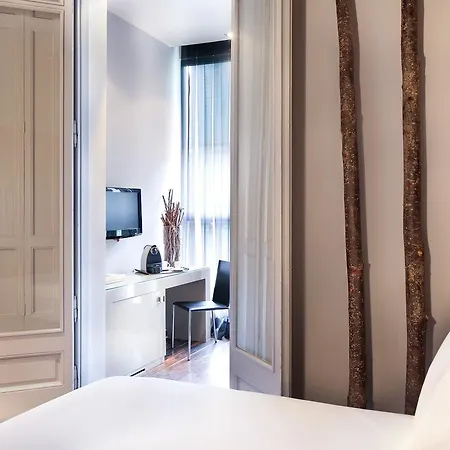 Balmes Apartment *